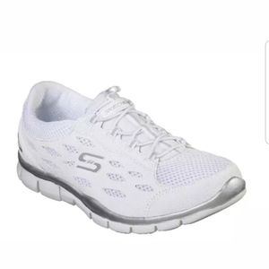 Skechers - GRATIS - GOING PLACES White Bungees
